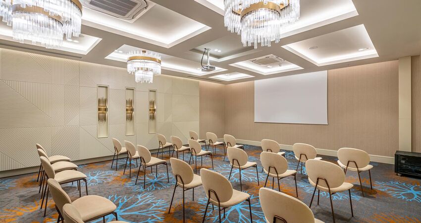Kirman Calyptus Resort & Spa
