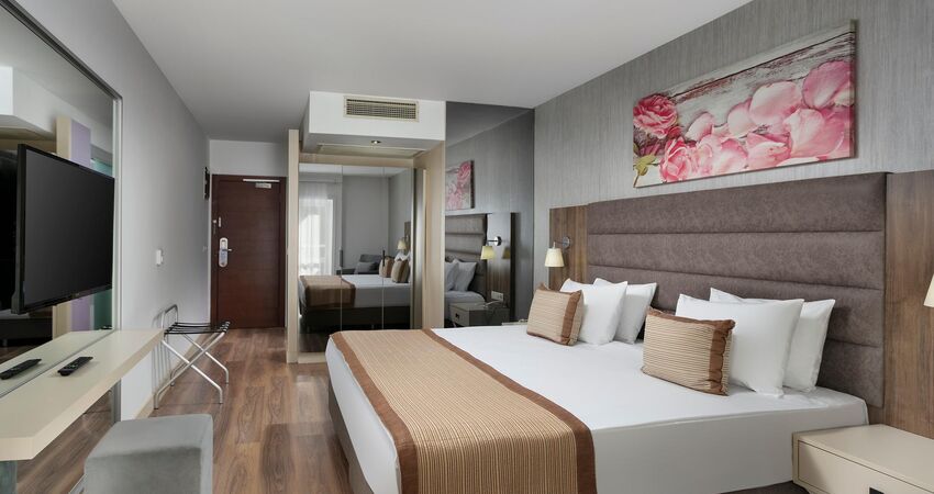 Seven Seas Hotel Blue