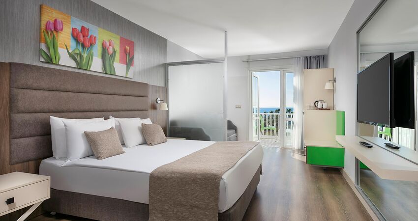 Seven Seas Hotel Blue