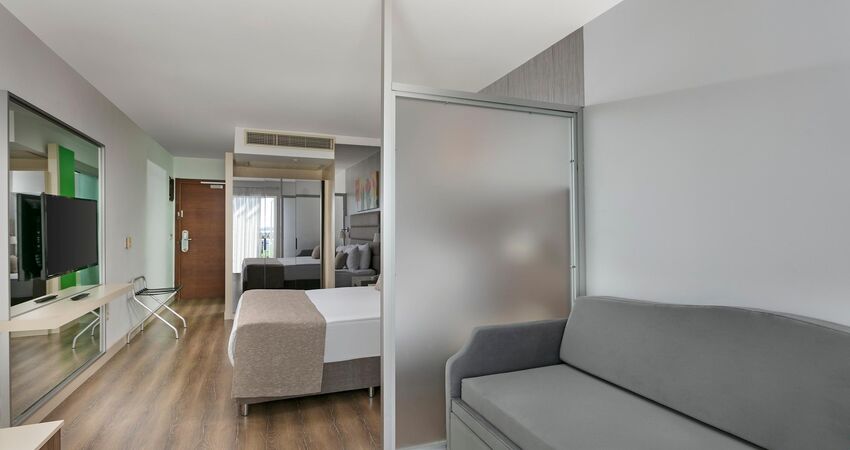 Seven Seas Hotel Blue