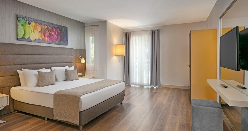 Seven Seas Hotel Blue