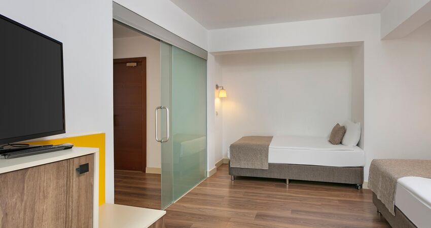 Seven Seas Hotel Blue