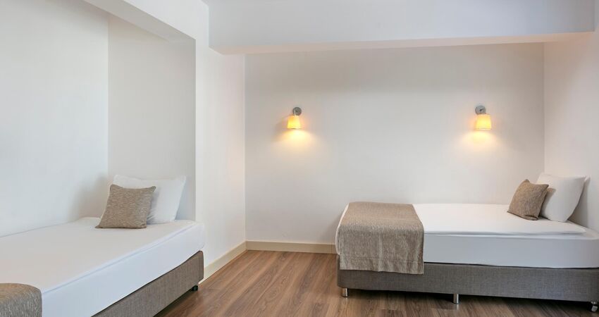 Seven Seas Hotel Blue