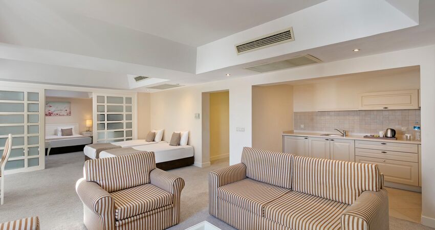 Seven Seas Hotel Blue
