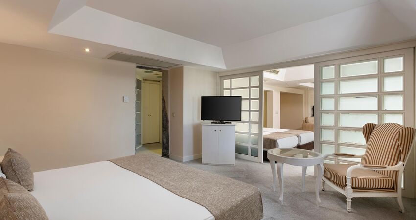 Seven Seas Hotel Blue