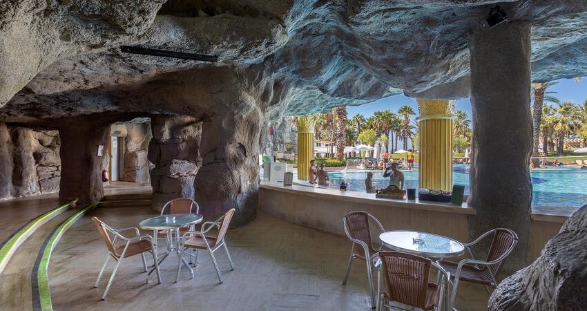 Seven Seas Hotel Blue