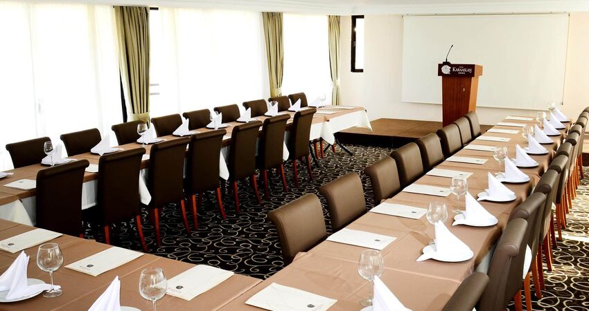 By Karaaslan İnn Hotel