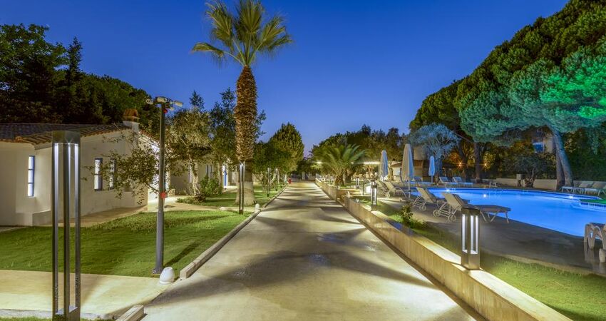 Risus Garden Hotel