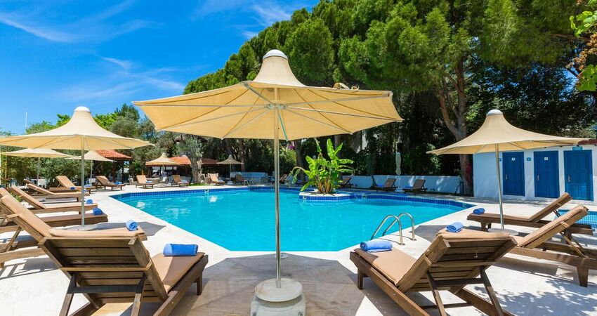 Risus Garden Hotel