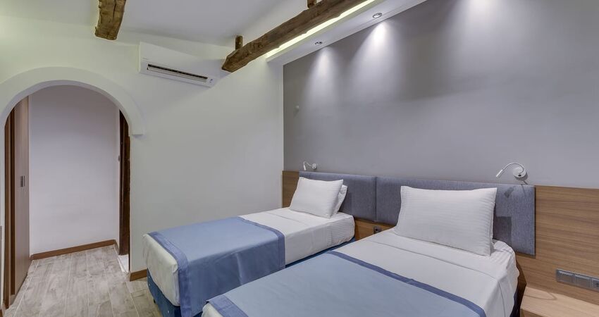 Risus Garden Hotel