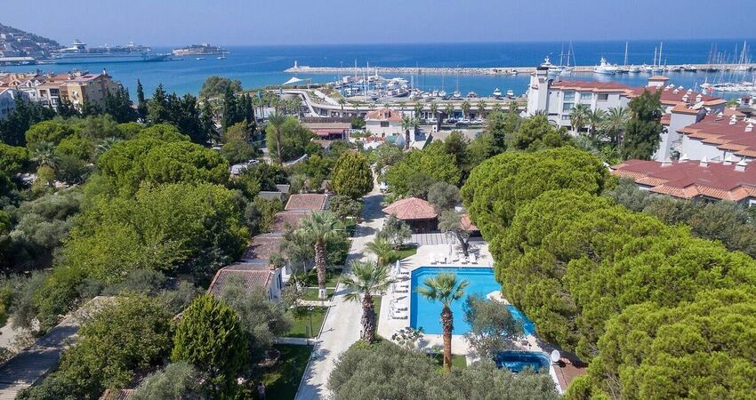 Risus Garden Hotel