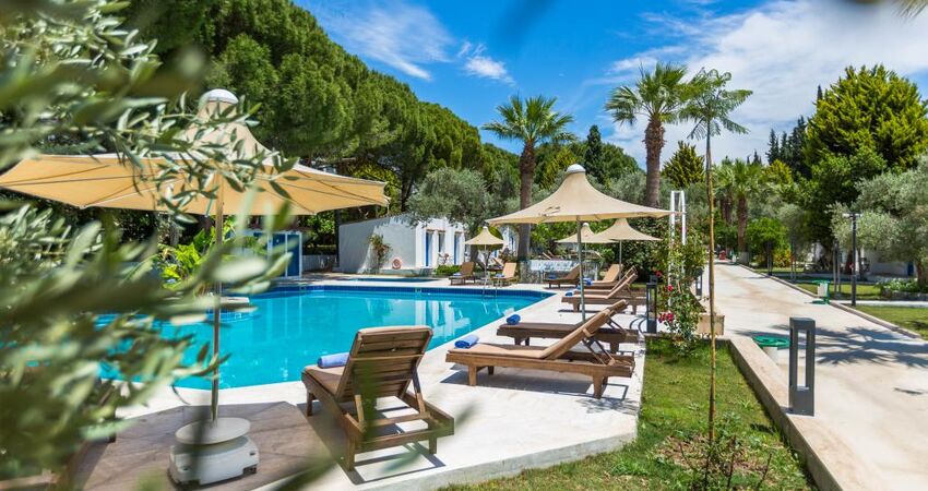 Risus Garden Hotel