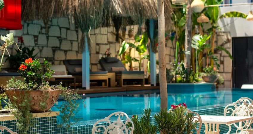 TNR Boutigue Hotel