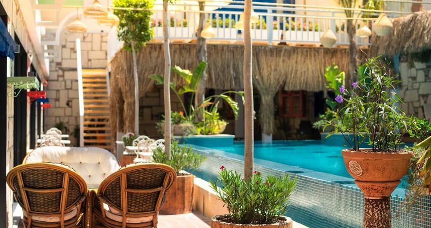 TNR Boutigue Hotel