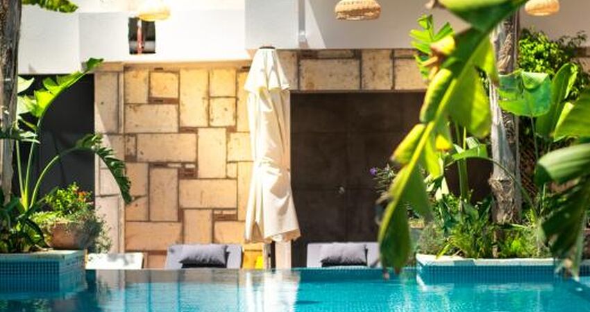 TNR Boutigue Hotel