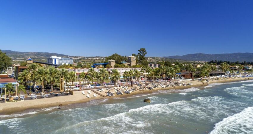 Risus Beach Resort Hotel