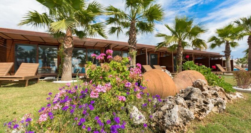 Risus Beach Resort Hotel