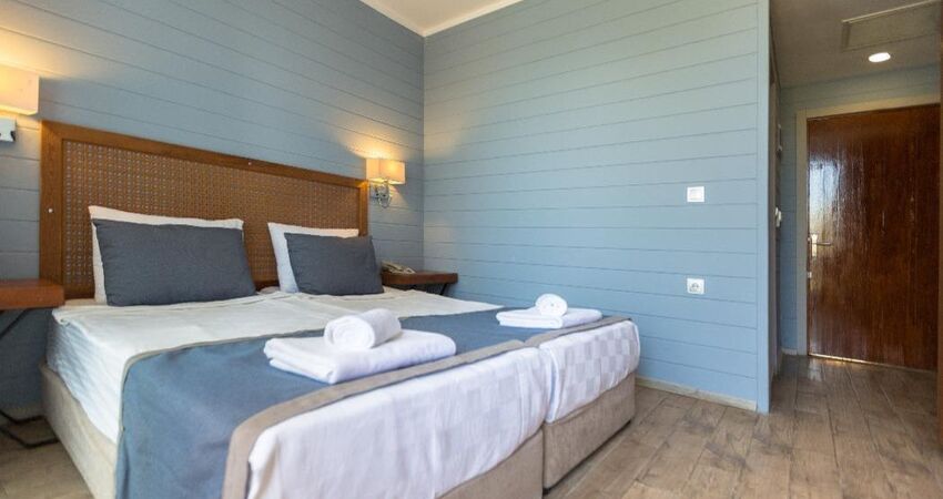 Risus Beach Resort Hotel