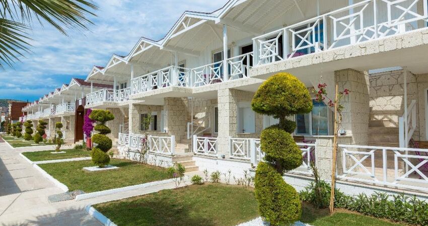 Risus Beach Resort Hotel
