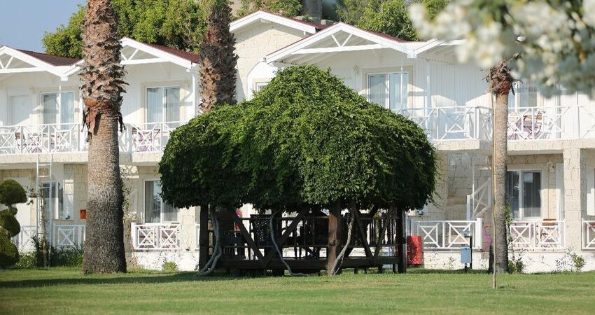 Risus Beach Resort Hotel