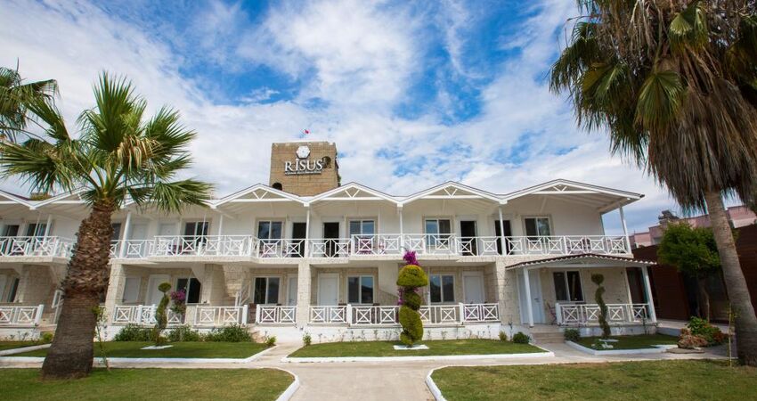 Risus Beach Resort Hotel
