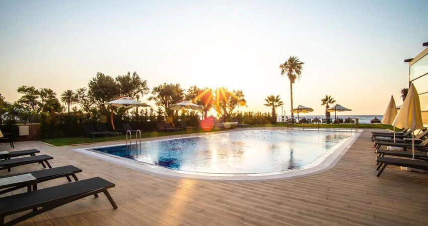 Maia Luxury Beach Hotel&Spa