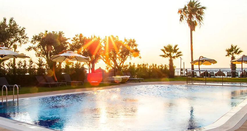 Maia Luxury Beach Hotel&Spa