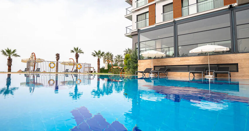Maia Luxury Beach Hotel&Spa