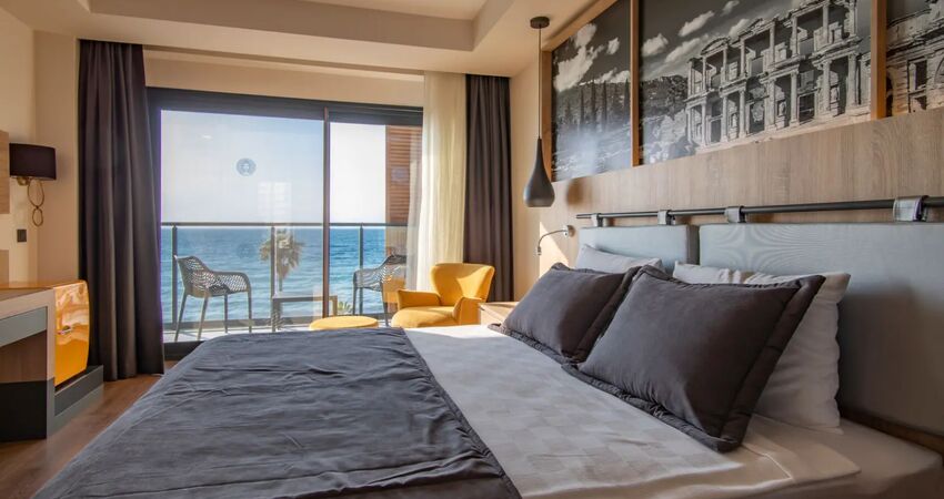 Maia Luxury Beach Hotel&Spa