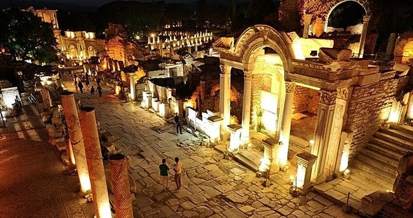 Efes Gece Turu