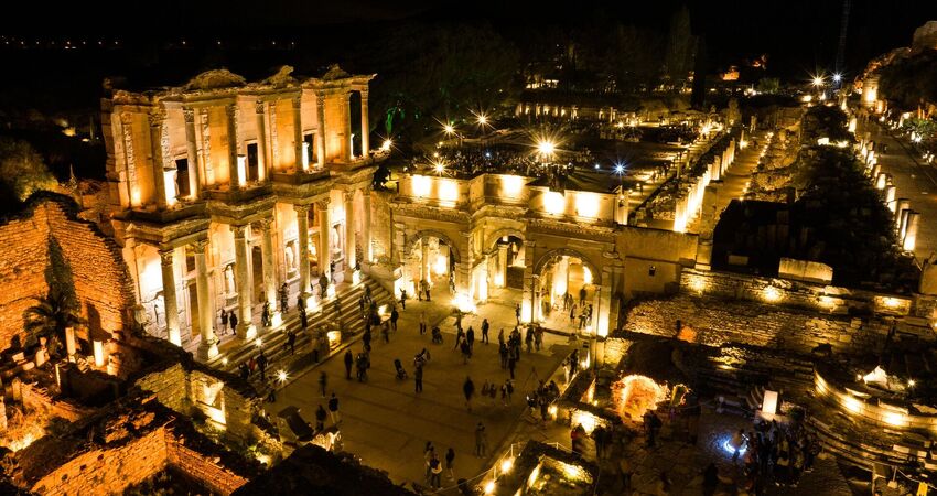Efes Gece Turu