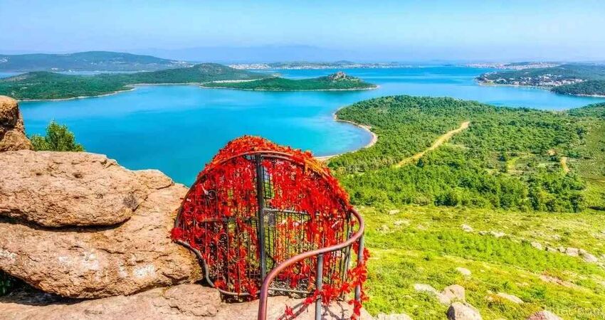 AYVALIK - CUNDA ADASI - KAZDAĞLARI - ŞEYTAN SOFRASI TURU