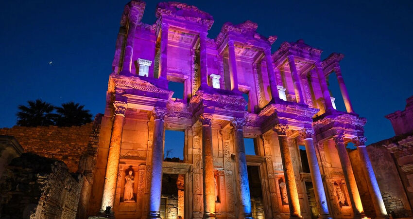 EFES ANTİK KENTİ GECE TURU