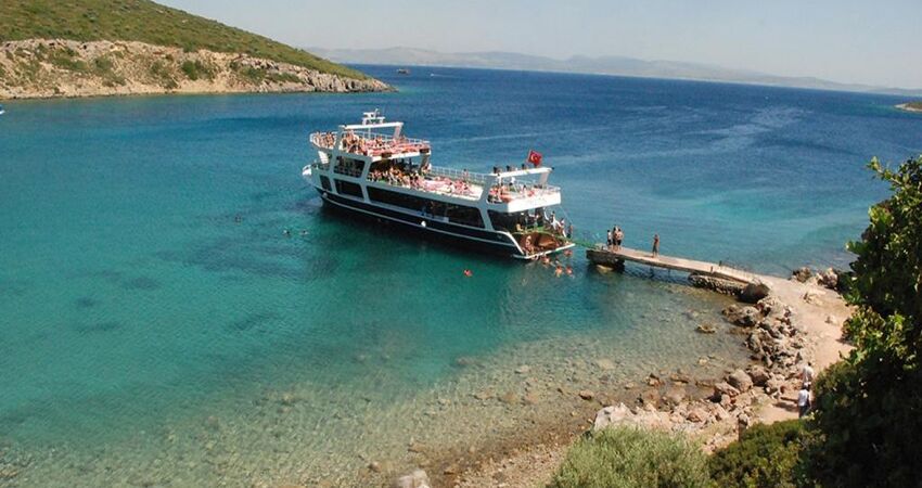 ÇEŞME TEKNE TURU